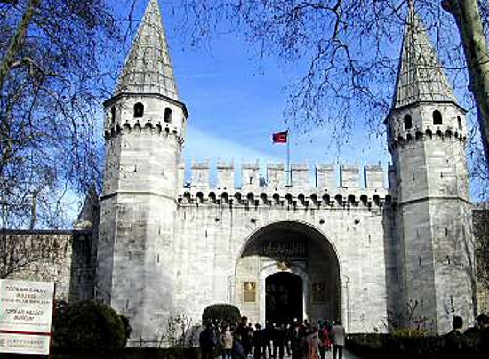Дворец Топкапы в Стамбуле: путешествие сквозь века